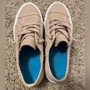 Blowfish shoes. Size 7